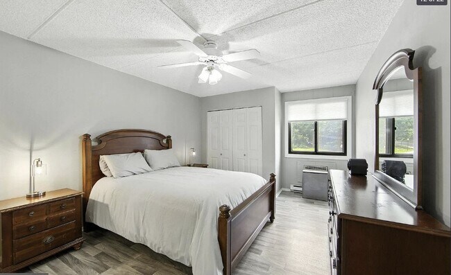 Building Photo - 200 Winding Way