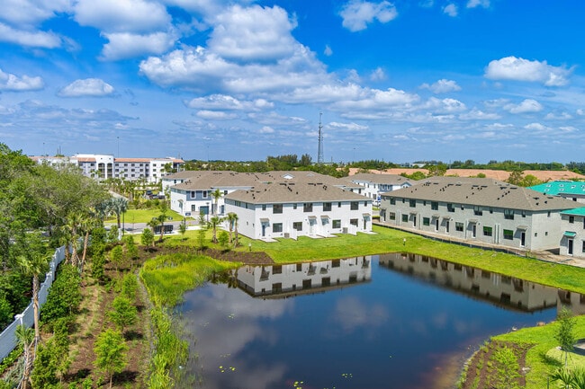 Building Photo - 7645 SW Lucy Ln