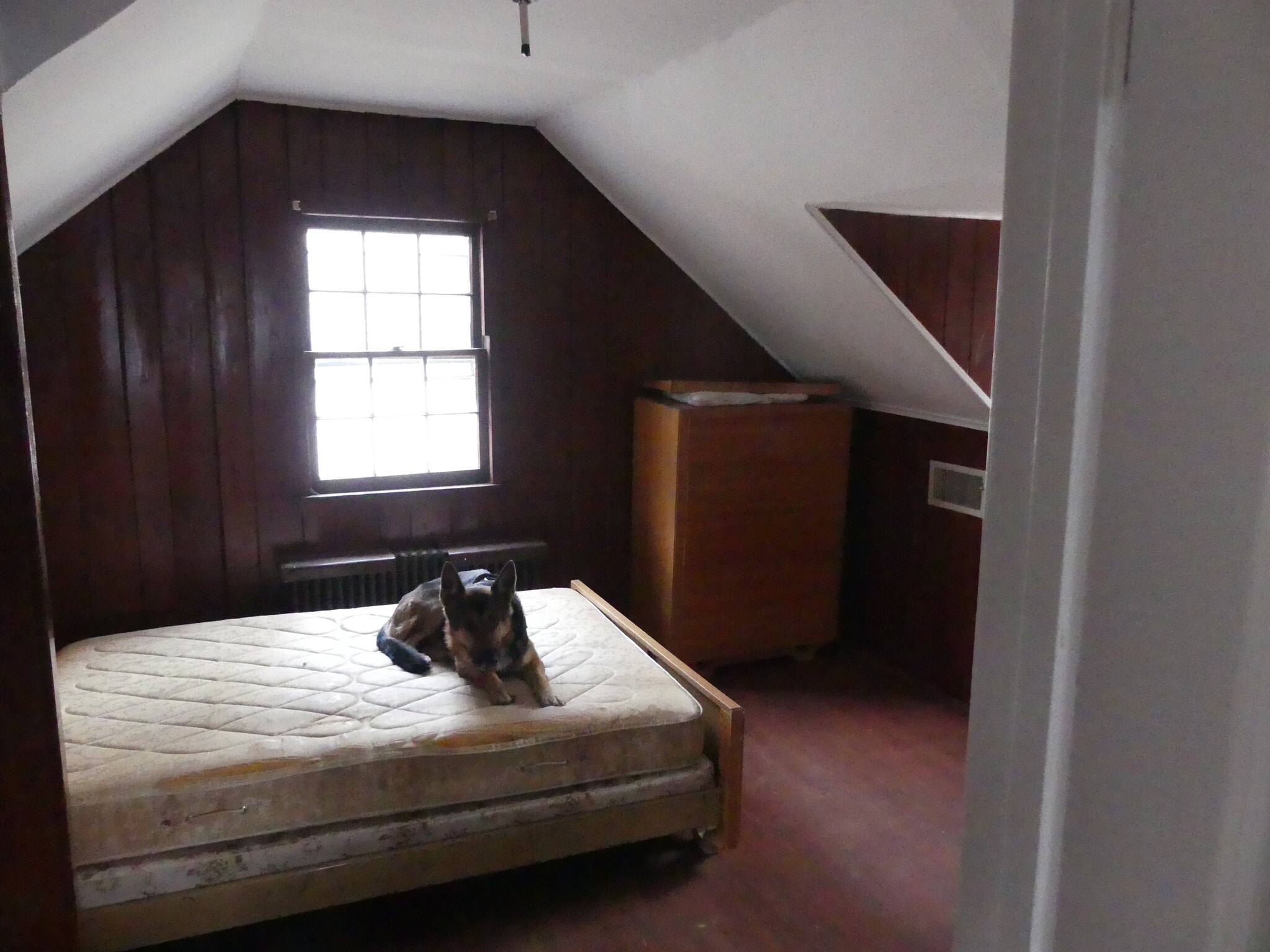Upper bedroom - 866 N Abingdon St