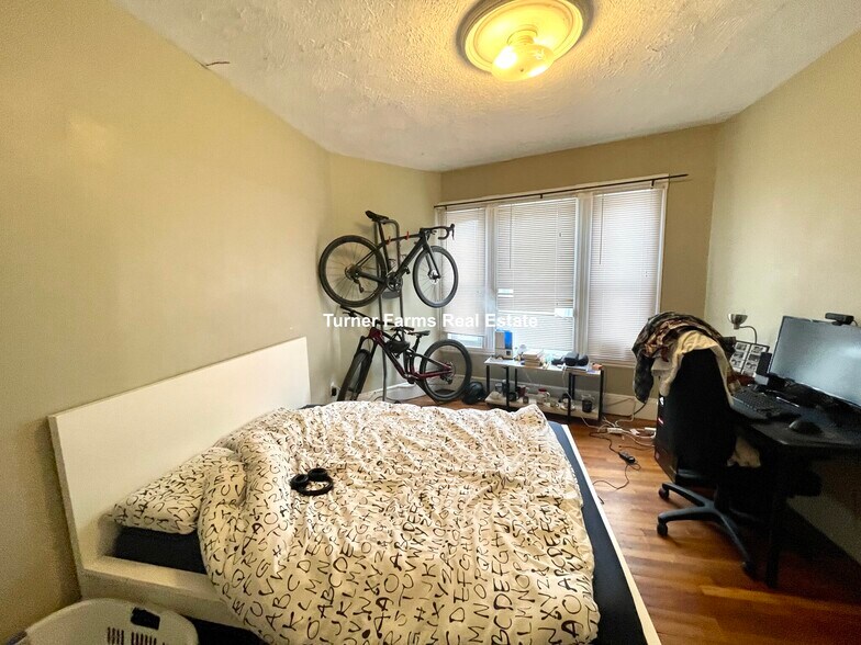 Building Photo - 59 Cedar St