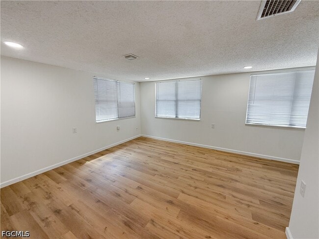 Building Photo - 202 2nd St