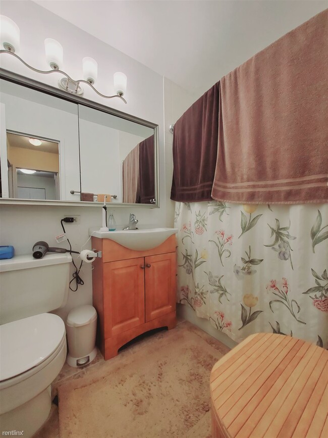 Building Photo - 1 br, 1 bath Condo - 44 Strawberry Hill Av...