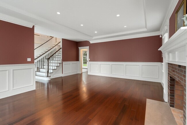 Building Photo - 66 Forest Ave