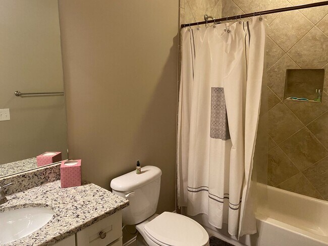 Building Photo - 4BR/4.5BA Furnished Townhome For Rent