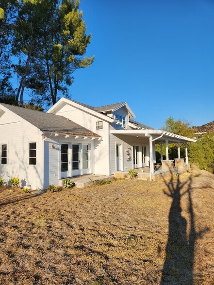 Building Photo - 3838 Paseo Primario