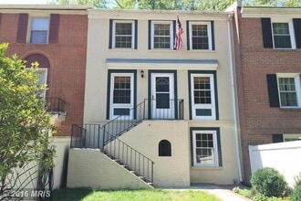 Building Photo - 8180 Fernlake Ct