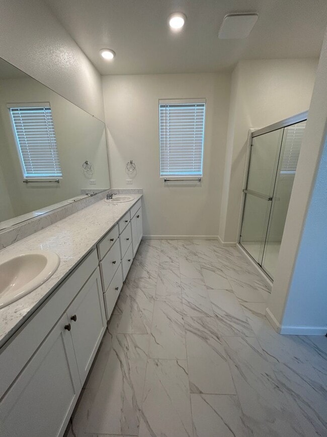 Building Photo - Beautiful Newer 4 Bedroom Home in Aspen-Sequoia Trails with Solar!