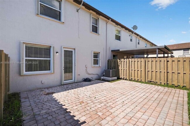 Building Photo - 14747 SW 25th Ln