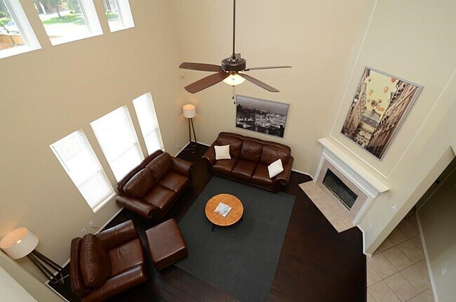 Building Photo - 5002 Hearth Hollow Ln