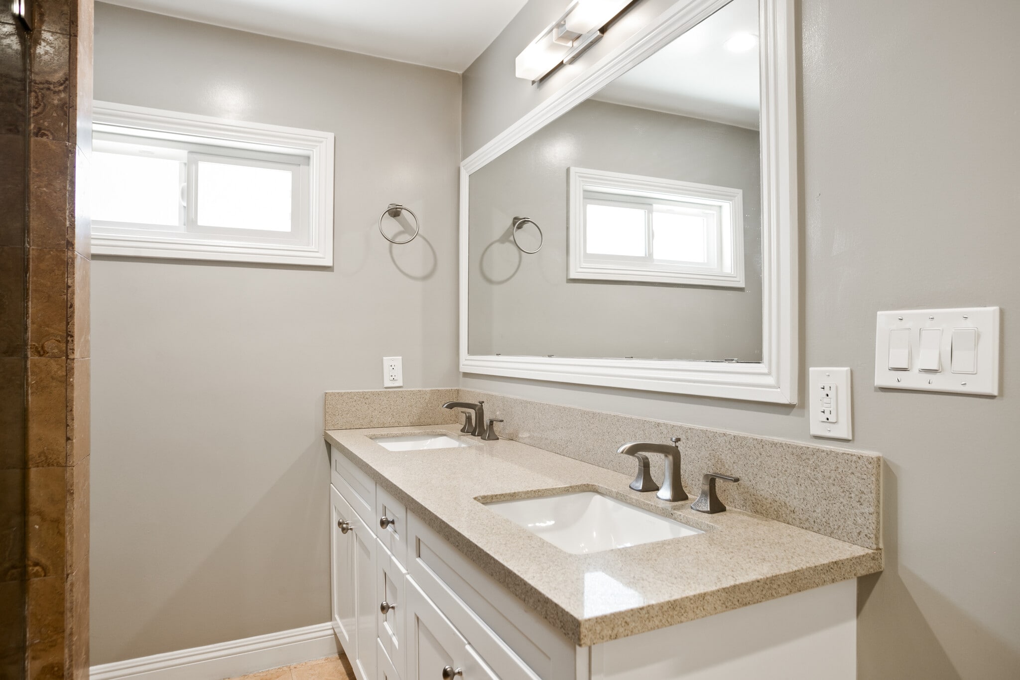 Building Photo - 2653 Tilden Ave