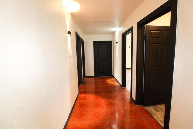 Building Photo - 8102 N U.S. Hwy 183