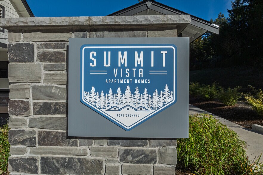 Building Photo - Summit Vista