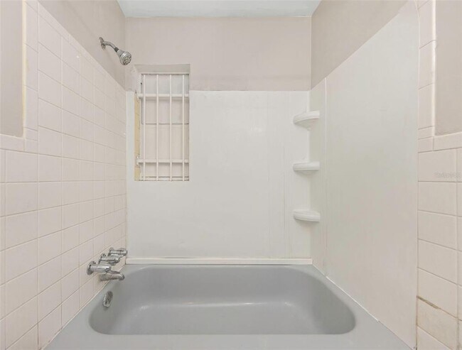 Building Photo - 2423 Auburn St S