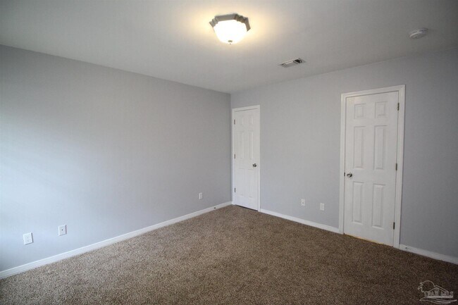 Building Photo - 22 Arapaho Dr