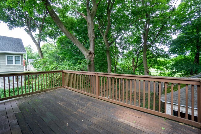 Building Photo - Available 7/1/26 Back Upper Deck Overlooki...