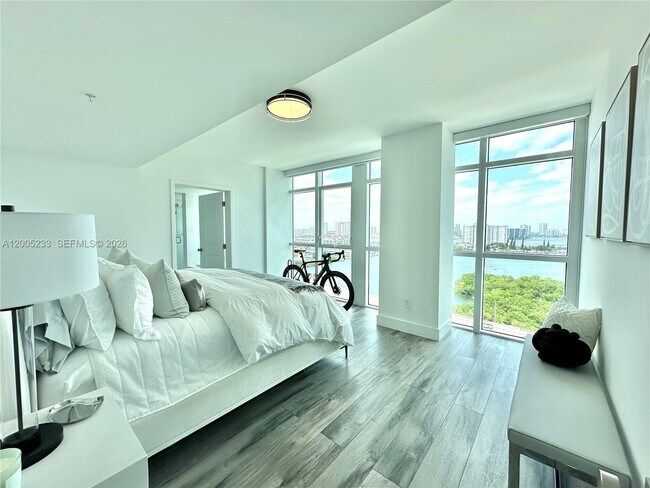 Building Photo - 400 Sunny Isles Blvd