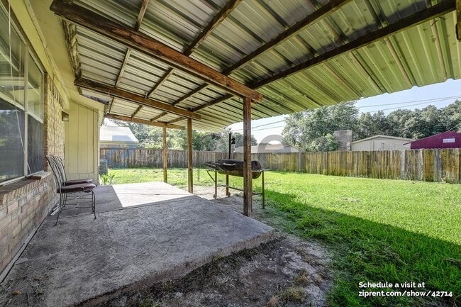 Building Photo - 400 Royal Field Dr