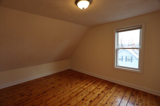 Building Photo - 62 Lincoln St