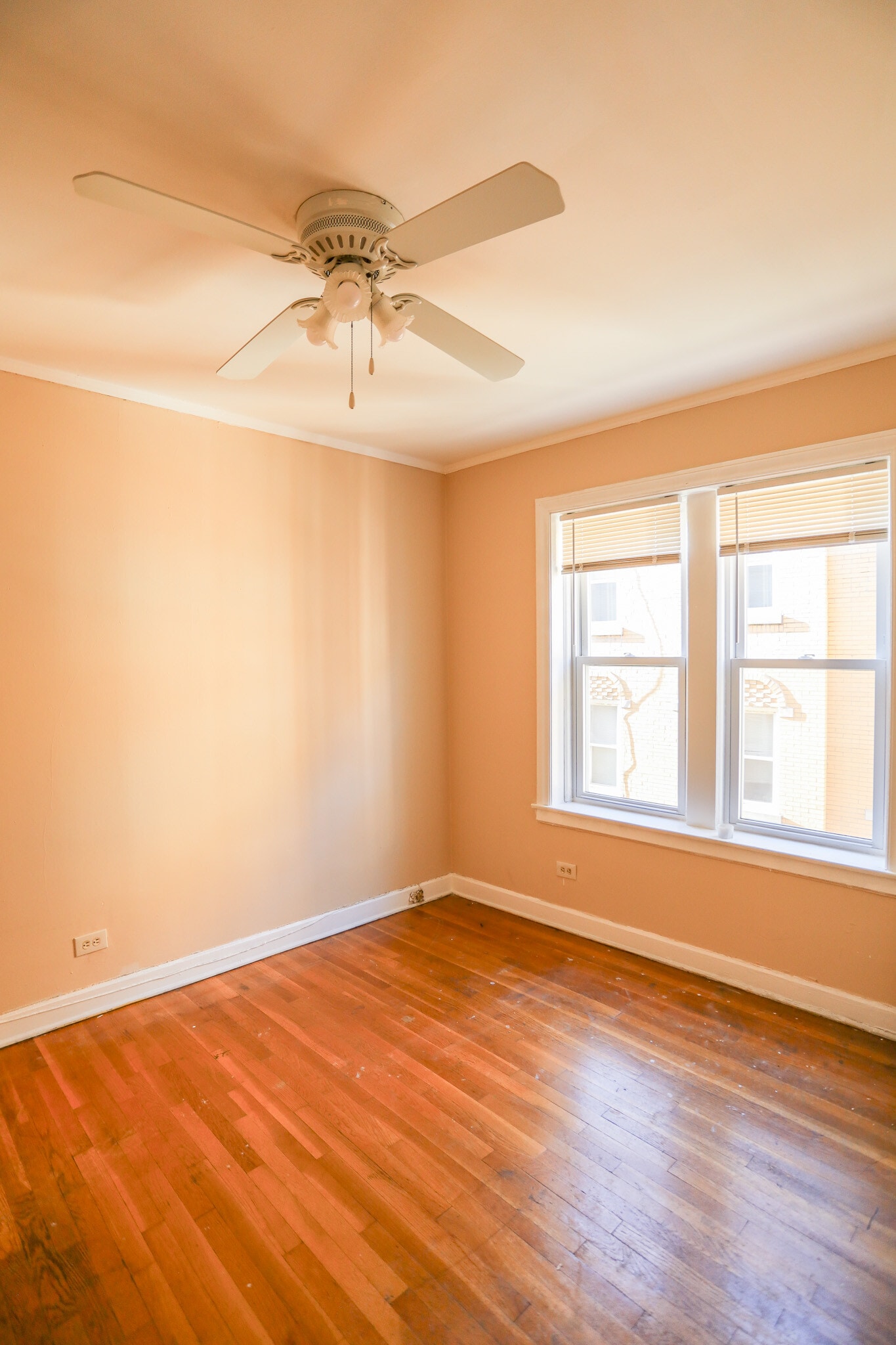 Building Photo - 5939 N Northwest Hwy