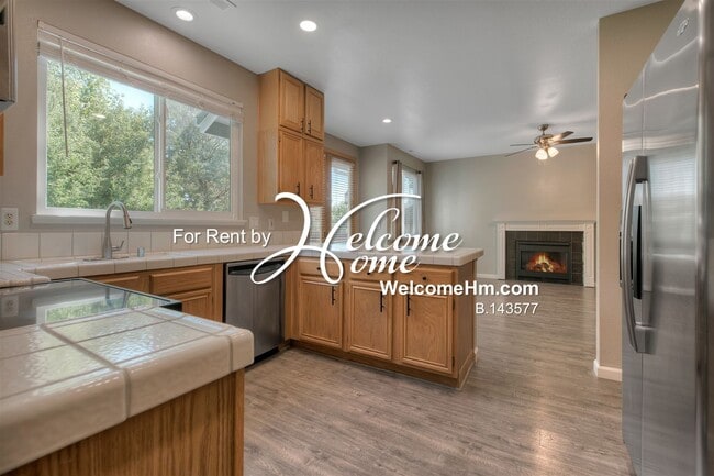 Building Photo - 3943 Aspendale Dr