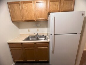 Building Photo - 1 Bedroom 1 Bath Balcony Apartment Available