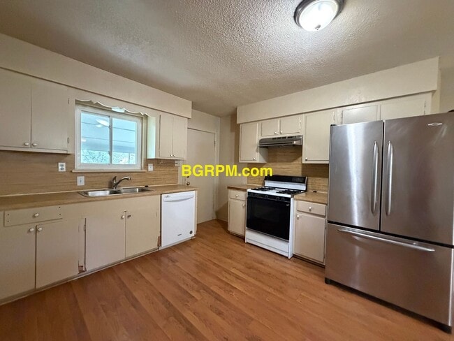 Building Photo - 2 BD 1 BA House