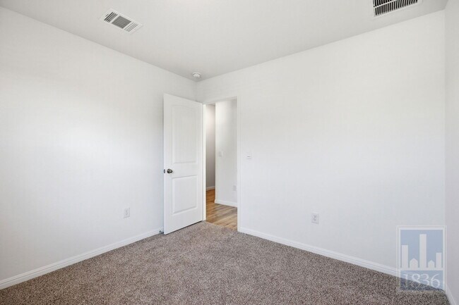 Building Photo - 1832 Buntline Hitch Dr