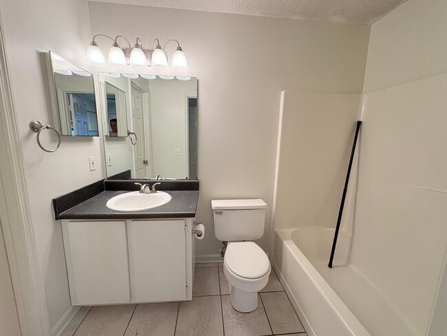 Building Photo - 2507 Golden Park Ln