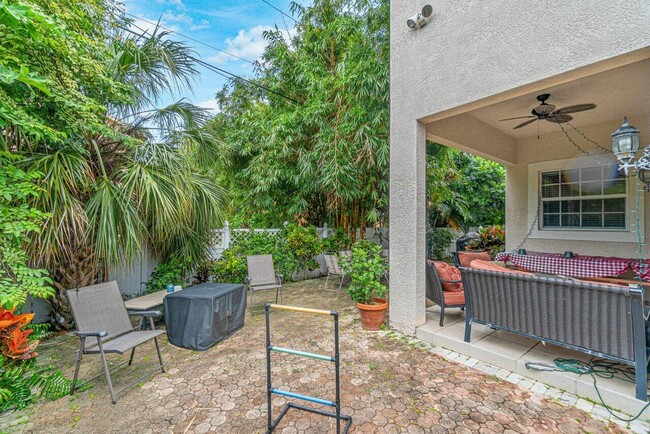 Building Photo - 3117 Florida Blvd
