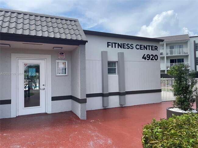 Building Photo - 4920 NW 79th Ave