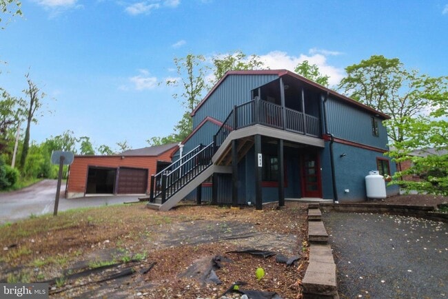 Building Photo - 852 N Limerick Rd