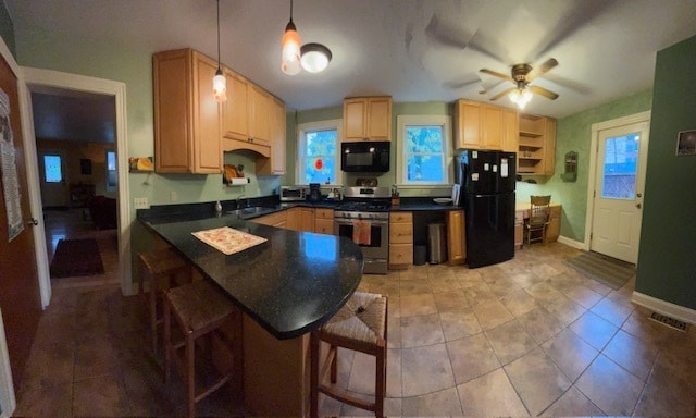 Building Photo - 56 Maple St