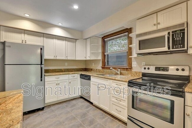 Building Photo - 4500 Heritage Woods Ln