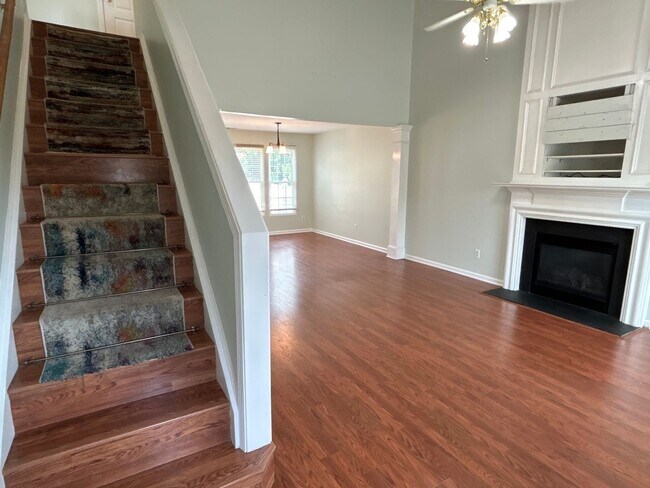 Building Photo - 3 Bed | 2.5 Bath Home in Raleigh with a Su...