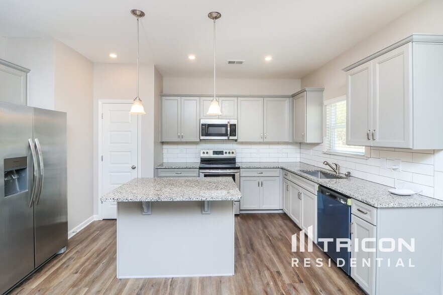 Building Photo - 108 Chapel Meadow Ln SW