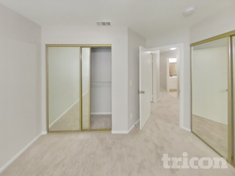 Building Photo - 2881 Deep Creek Ln