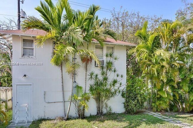 Building Photo - 2000 S Miami Ave