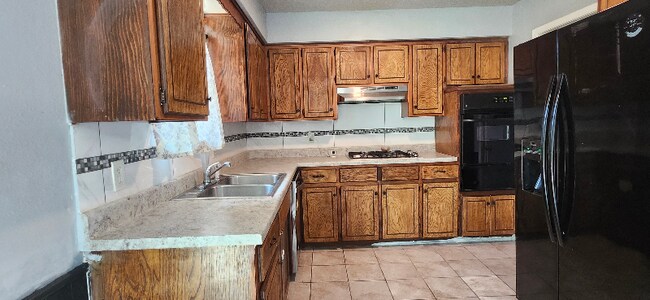 Building Photo - 4708 SE 45th St