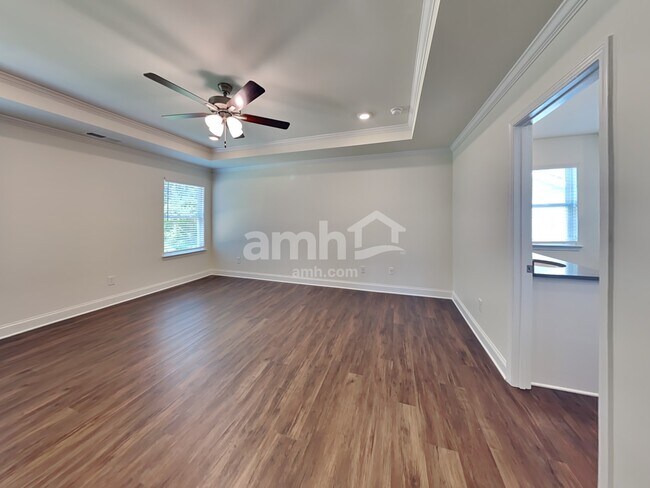 Building Photo - 2022 Windsor Park Ave