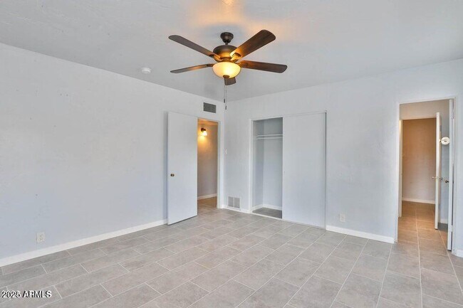 Building Photo - 345 W Windsor Ave