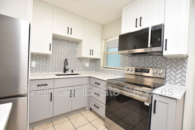 Building Photo - 118 Flamingo Dr