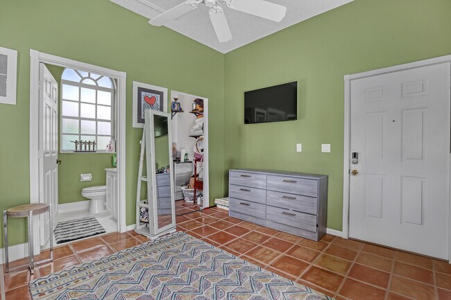 Building Photo - 2076 Cezanne Rd