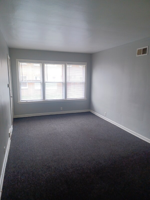 Building Photo - 6815 W Florist Ave