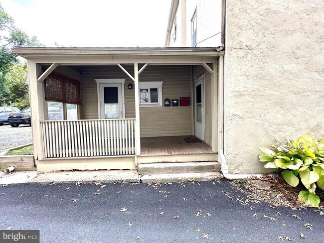 Building Photo - 120 N Bellevue Ave