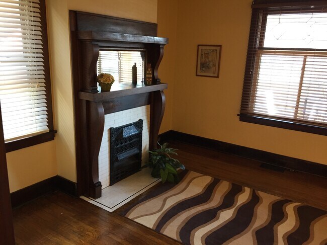 Building Photo - 308 5th Ave