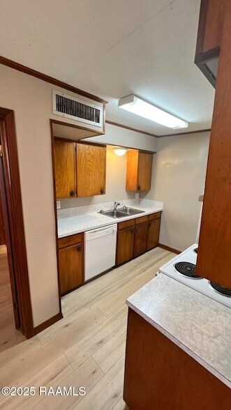 Building Photo - 715 Harding St