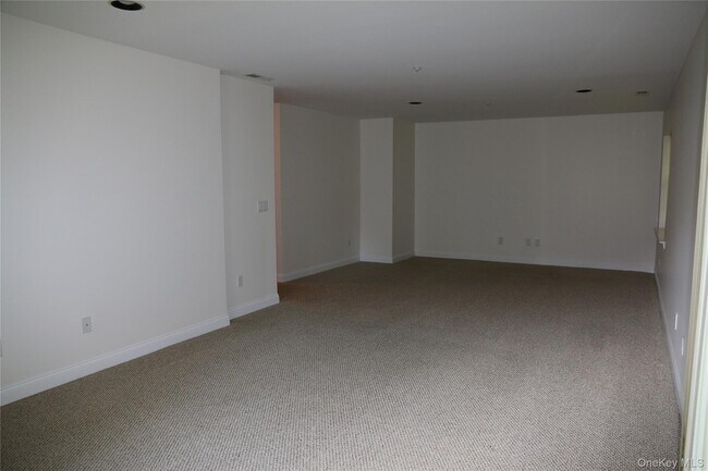 Building Photo - 140 Winding Ridge Rd