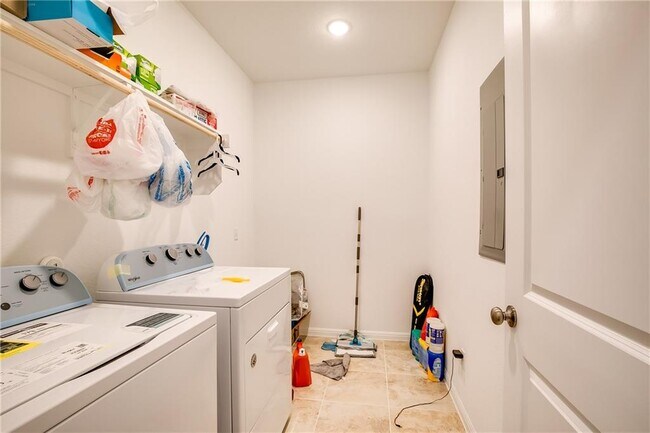 Building Photo - 149 Coronella Dr