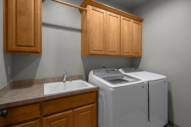 Building Photo - 29209 SE Highway 212