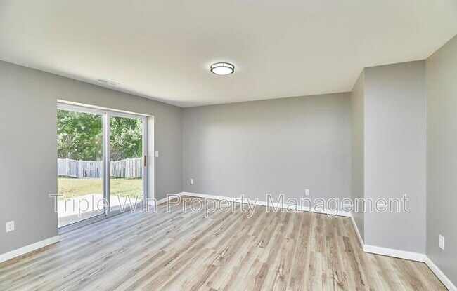 Building Photo - 4927 Triple Tree Ct